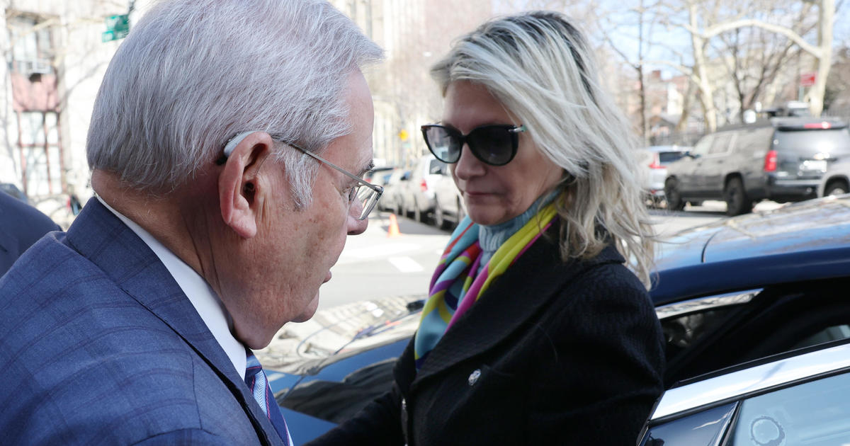 Bob Menendez's Strategy of Blaming Wife in Bribery Trial May Backfire