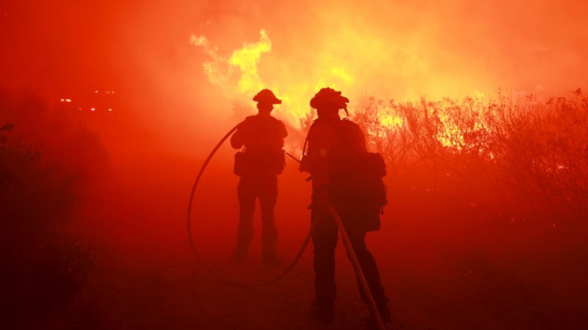 Los Angeles County Wildfire Burns Over 11,000 Acres