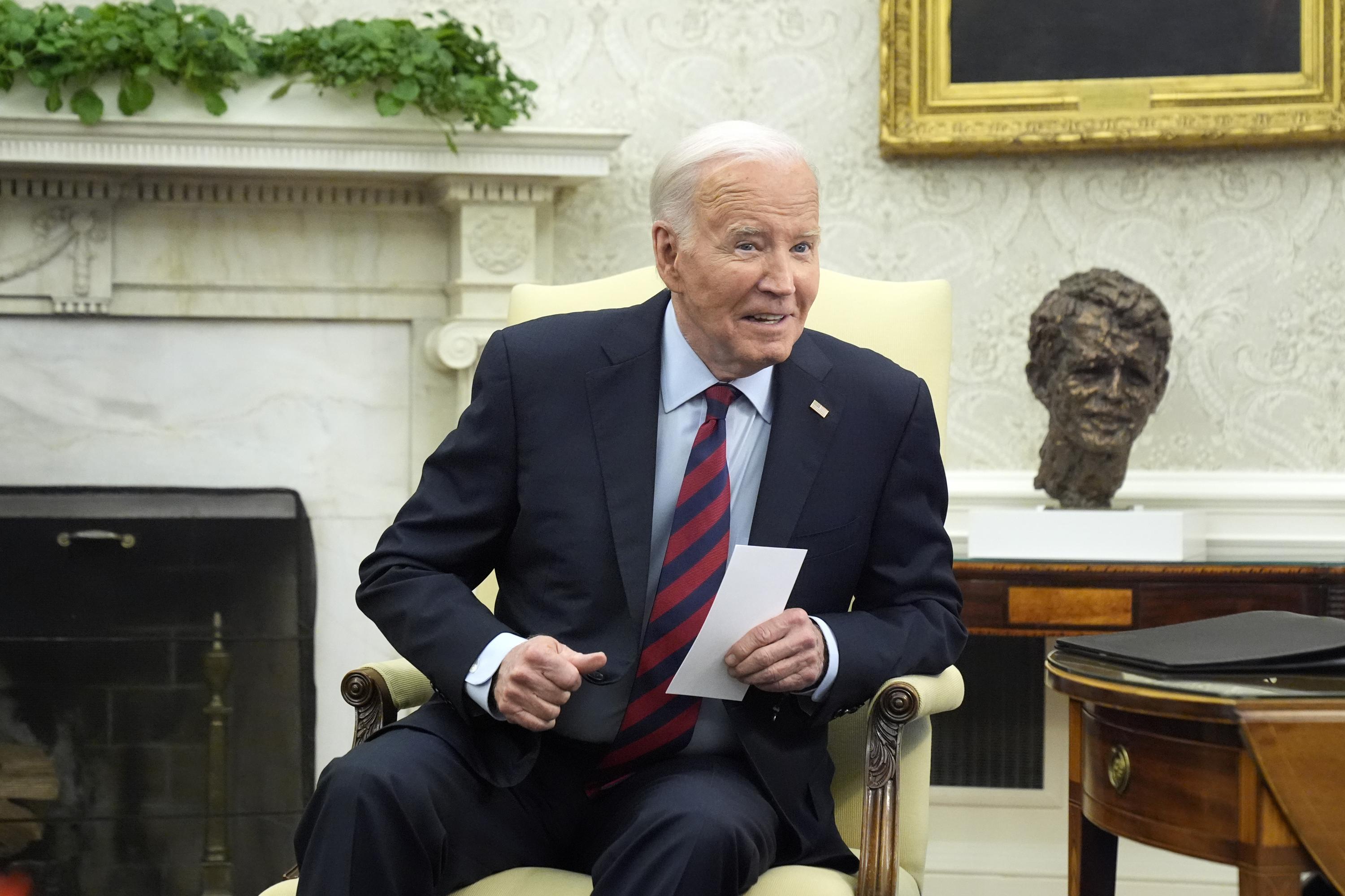 Biden to Announce Deportation Protection and Work Permits for Spouses of US Citizens