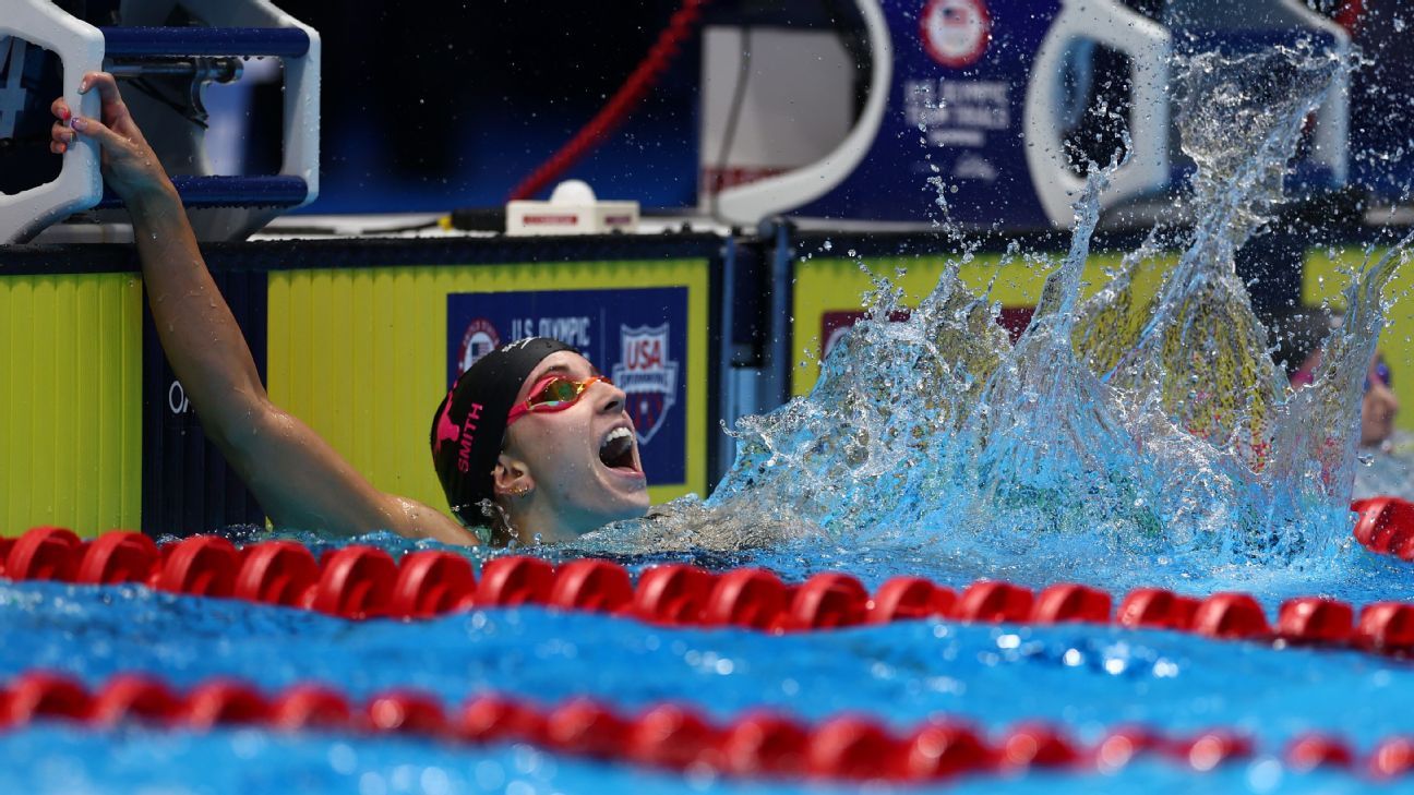 Regan Smith Sets World Record in 100m Backstroke at U.S. Swim Trials