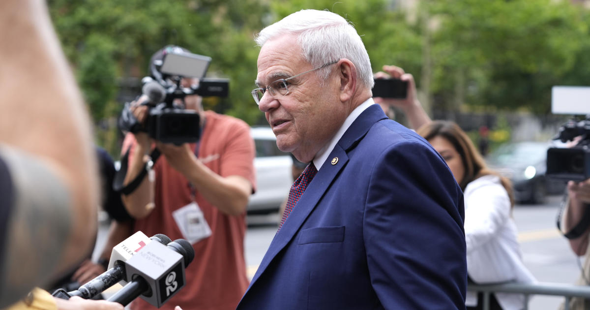 Gold Bars and Online Searches Take Center Stage in Bob Menendez Bribery Trial