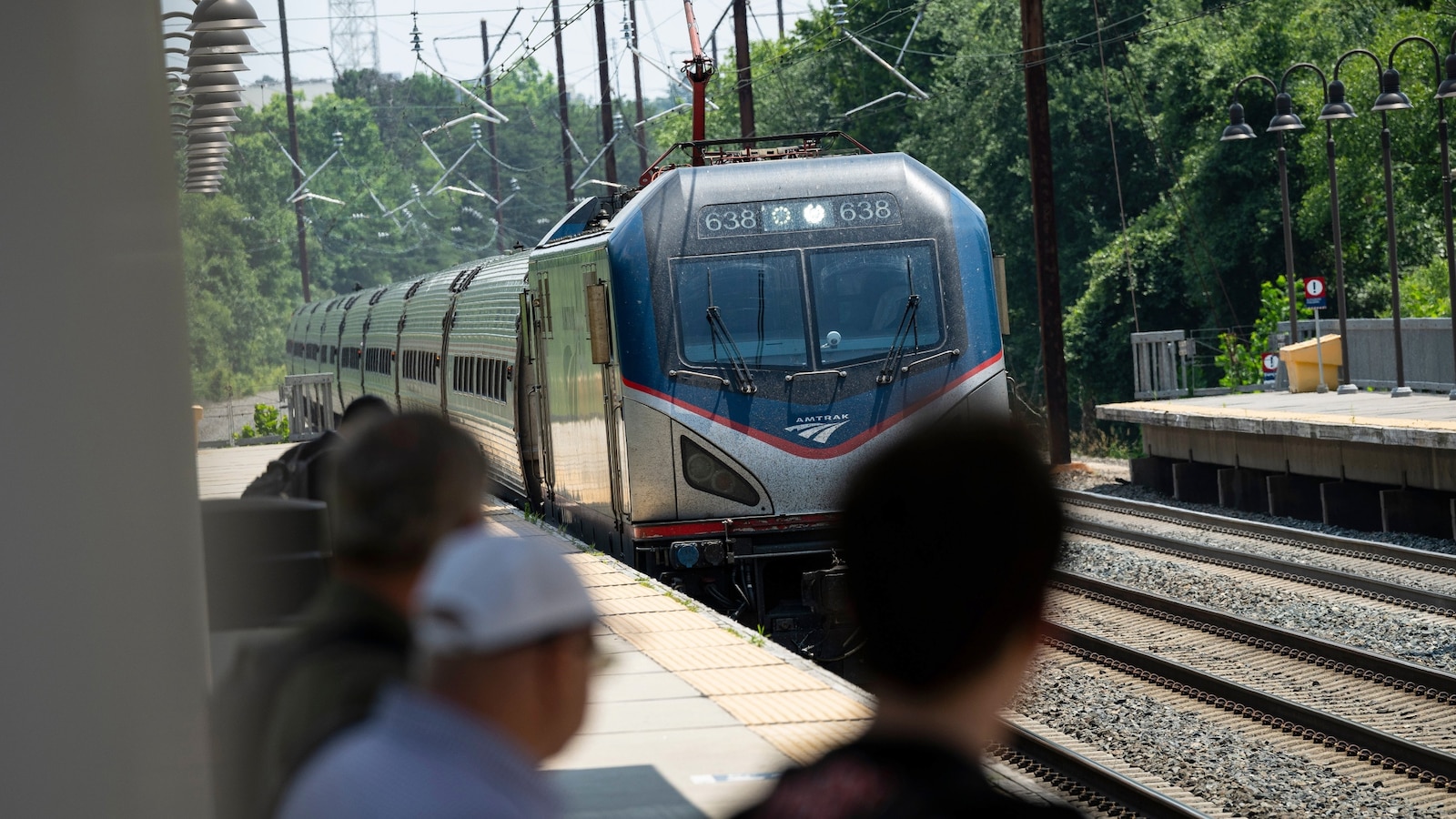 Amtrak Service Suspended Between Philadelphia and Connecticut Due to Signal Problems