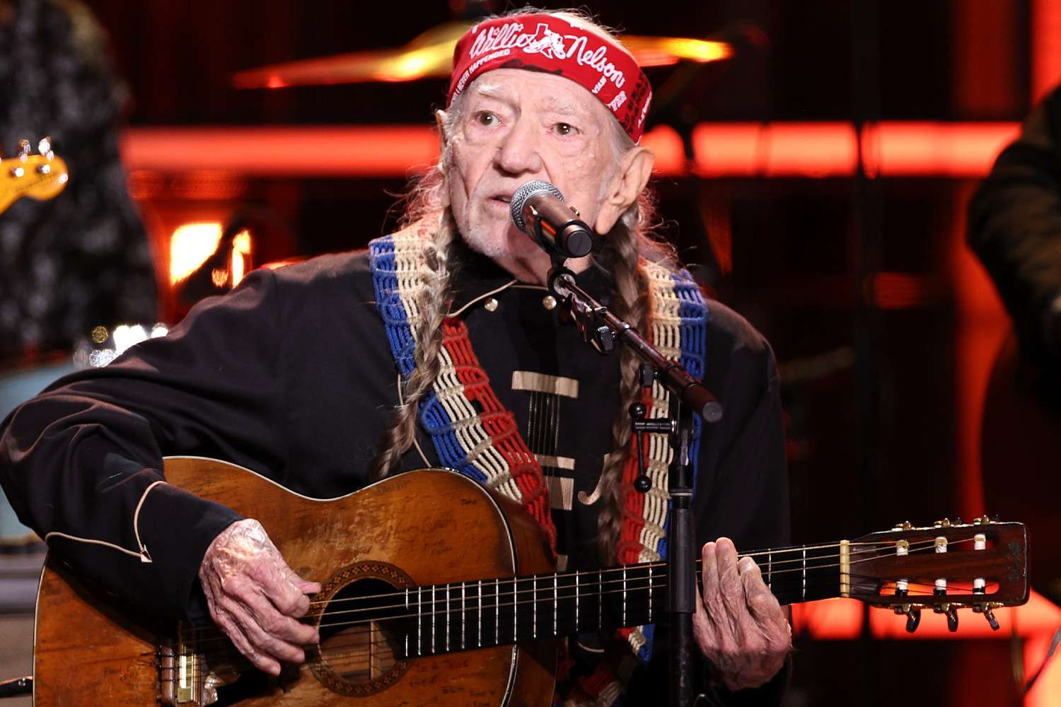 Willie Nelson Cancels Shows Due to Illness